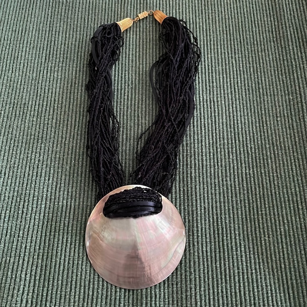 Abalone She'll and Ribbon Necklace